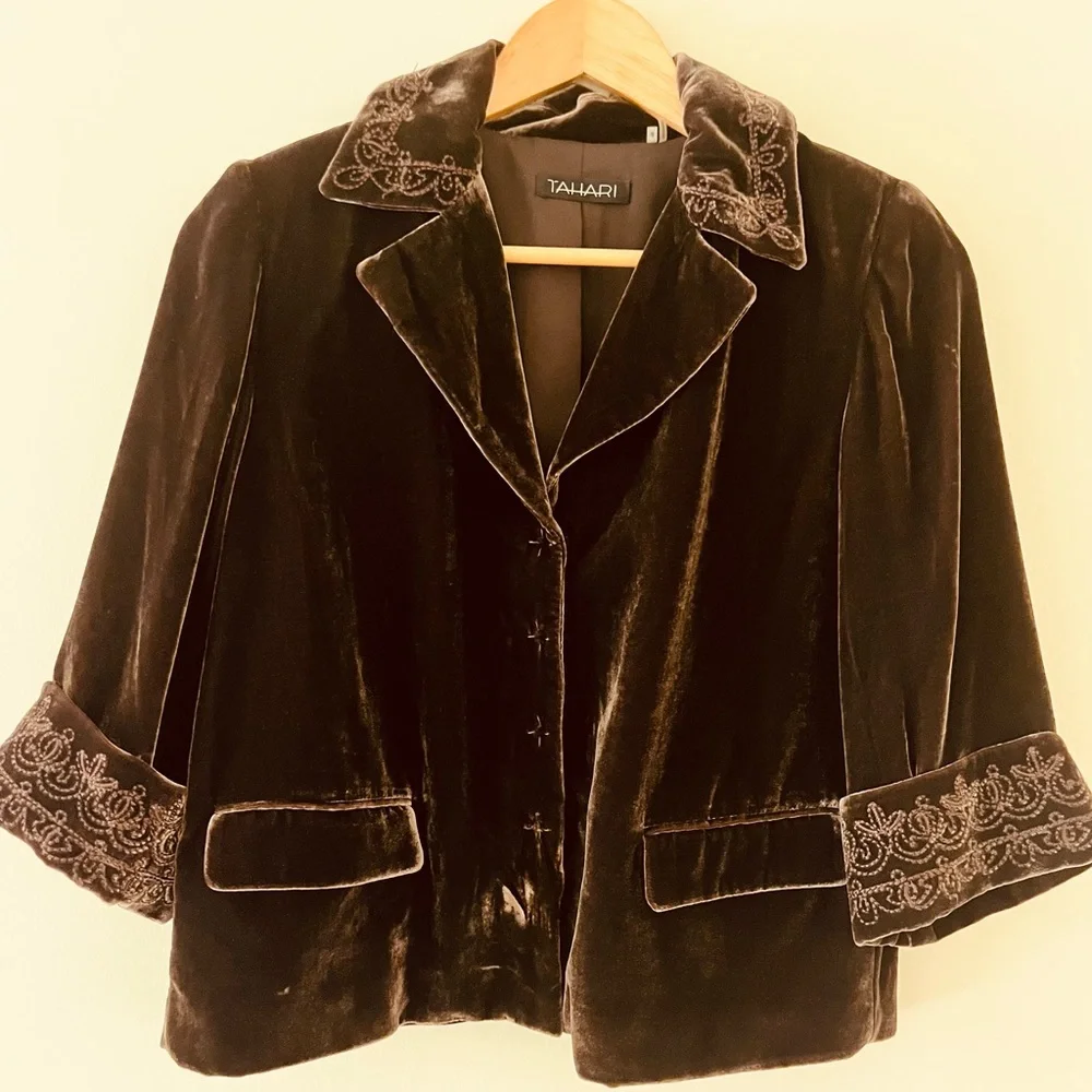 Tahari Brown Velvet Jacket Brown Size 4 - Picture 1 of 6